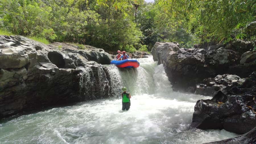 Lombok: Waterfall Benang Kelambu & River Rafting Trip - Benang Kelambu and its hanging curtain of water