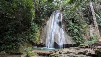 Luang Prabang to Nong Khiaw: River Cruise, Hike & Waterfall