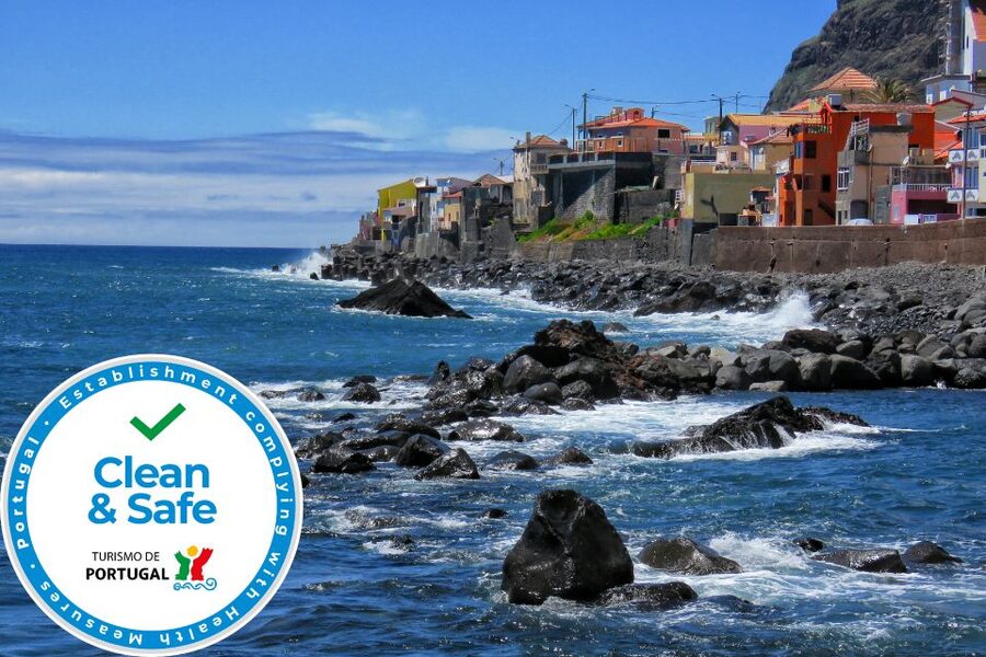 Madeira : Southwest coast, Run & Anjo´s Waterfall 4x4 Tour - The open-top jeep ride