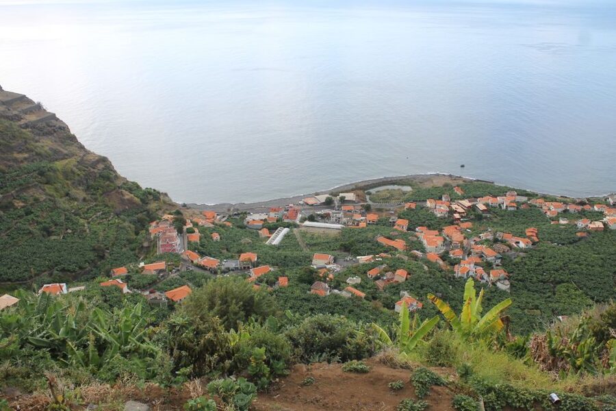 Madeira : Southwest coast, Run & Anjo´s Waterfall 4x4 Tour - Estreito da Calheta, Prazeres, and the return south
