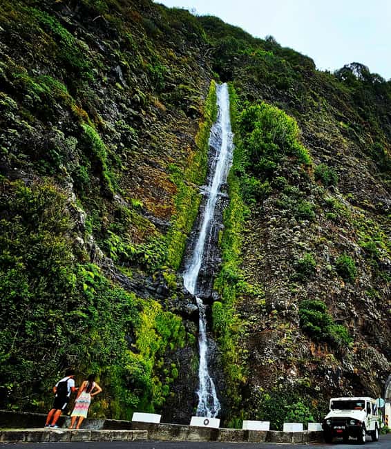 Madeira: Visit the Vulcanic Pools, Waterfalls and the Magic Forest of Fanal - Véu da Noiva and the waterfalls