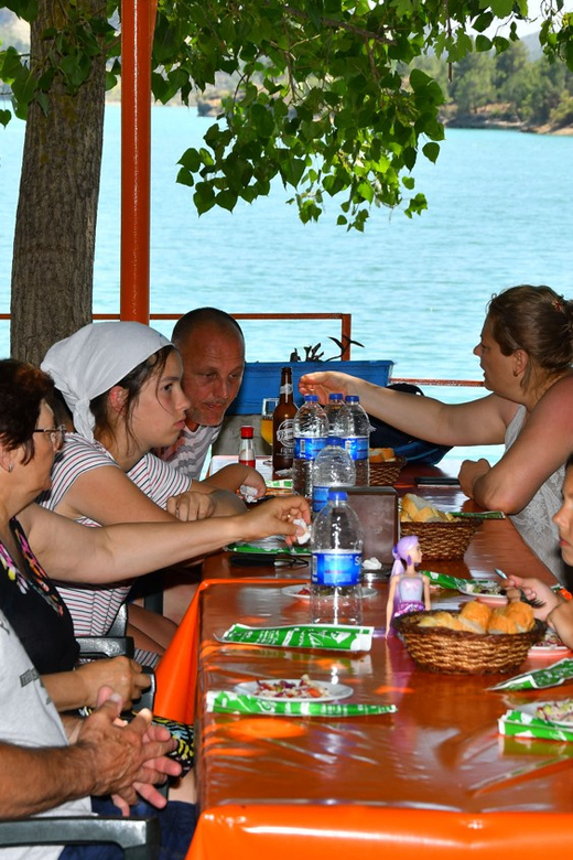Manavgat: Guided Aqueduct, Waterfall & Green Lake Tour - Starting with a local mosque