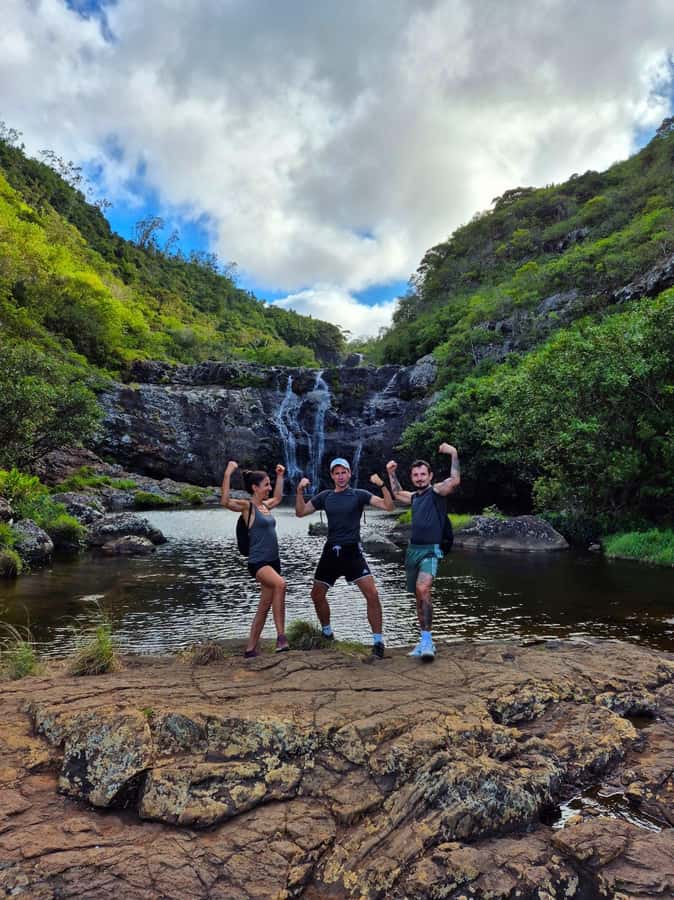 Mauritius-7 waterfalls short loop - Dan and Priska add the human touch