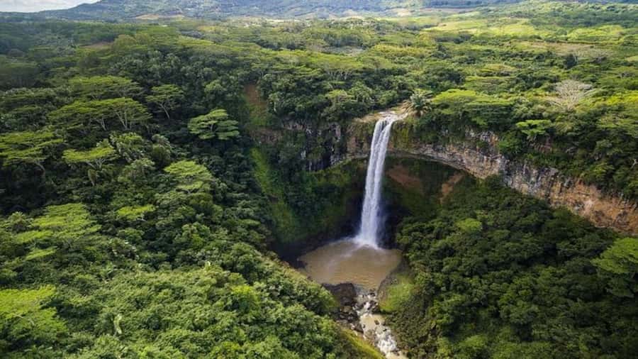 Mauritius: Chamarel 7 Colours & Waterfalls, South-West Tour - Chamarel Waterfall is the strongest natural stop