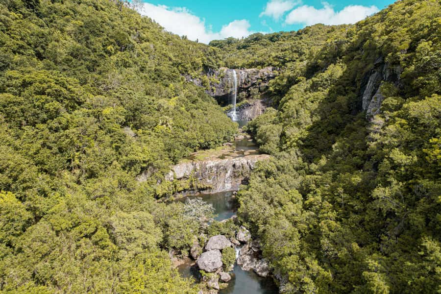 Mauritius: Exploring the Tamarind Falls with a Guide - Platforms, pools, and the first waterfall stops