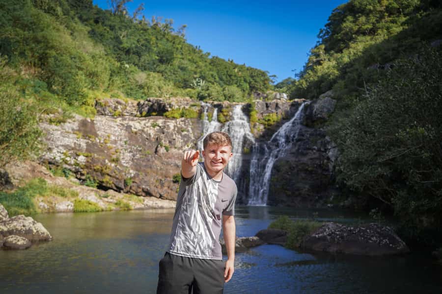 Mauritius: Exploring the Tamarind Falls with a Guide - The final waterfall massage and route choices