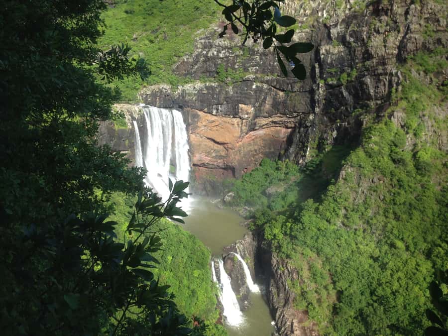 Mauritius: Full Canyon Tamarind Falls 5-Hour Hike - Why the small group makes a difference