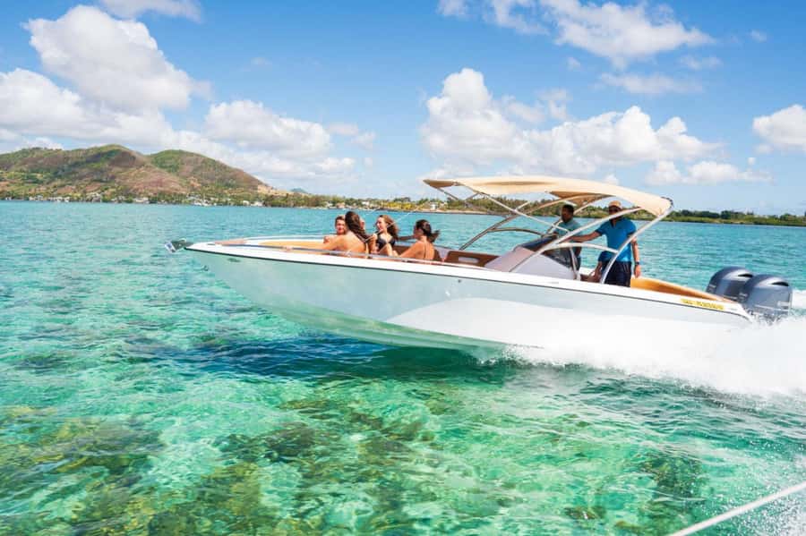 Mauritius: Speedboat Ile aux Cerfs, GRSE Waterfall, BBQ, Bar - Why the speedboat changes the day