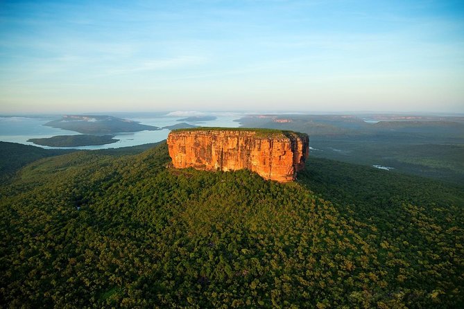 Mitchell Falls Tour - Mitchell Falls, Horizontal Falls & Cygnet Bay - Lunch, red cliffs and a swim at Cape Leveque