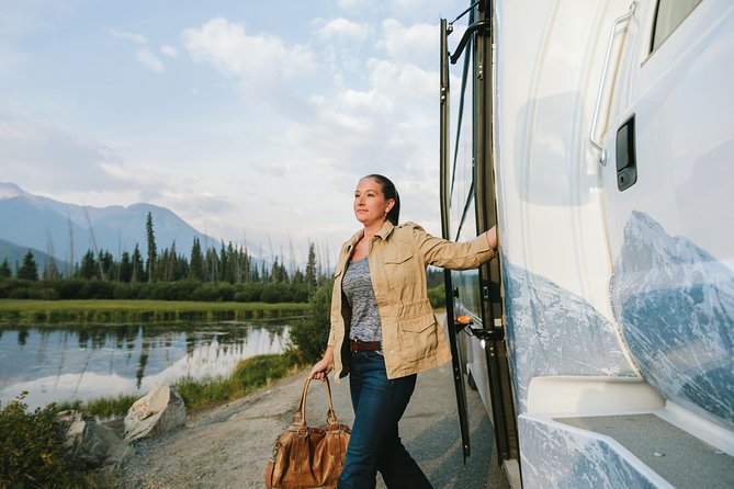Mountain Lakes and Waterfalls - roundtrip from Calgary - Emerald Lake and a proper lunch break