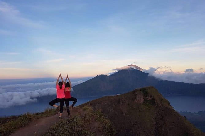 Munduk Twin Lake Jungle Hike, Ulun Danu Temple, & Waterfall - Group size and guide quality