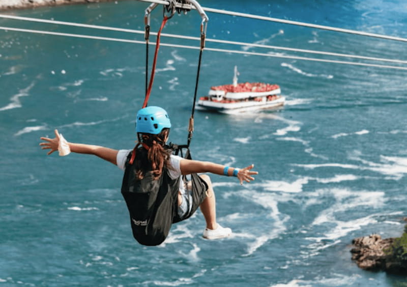 Niagara Falls, Canada: Early Bird Zip Line to The Falls - Safety gear that keeps the ride simple