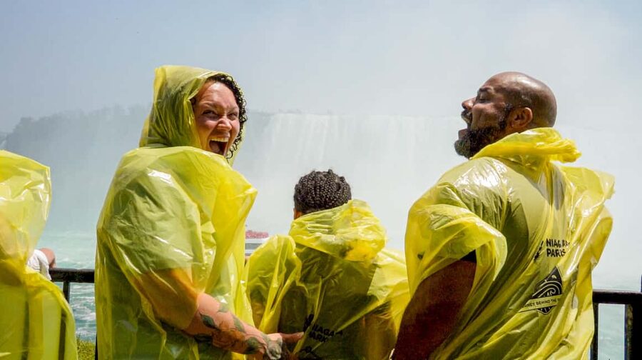 Niagara Falls Canada: Highlights Tour With Boat Cruise - What the price covers, and where to check carefully