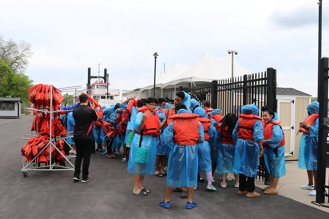 Niagara Falls Canada Open-Top (Wet) Jet Boat Tour - Starting at the Niagara-on-the-Lake dock