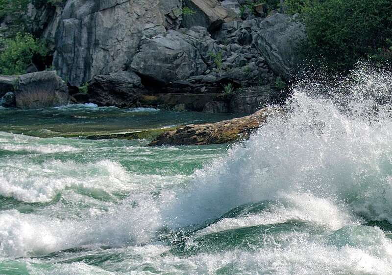 Niagara Falls, Canada: Sightseeing Tour with Boat Ride - Pickup locations and the three-hour clock