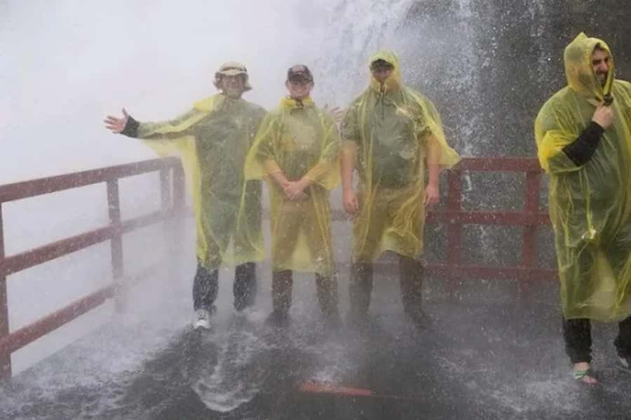 Niagara Falls Canada & USA: Small Group Deluxe Tour - The guide makes the difference
