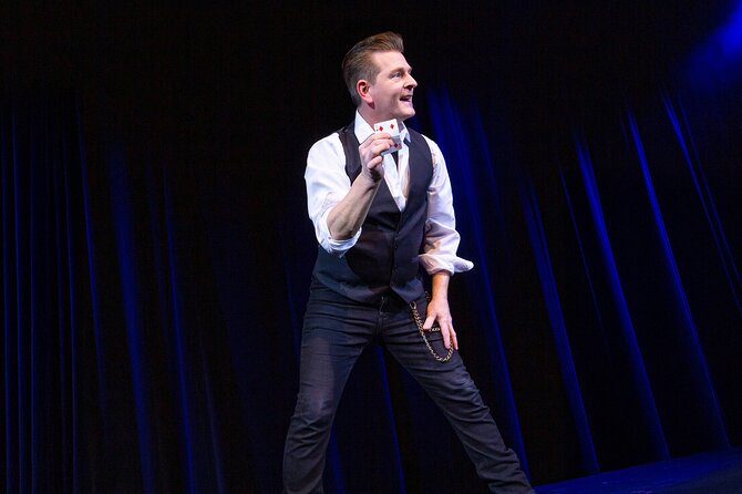 Niagara Falls, Canada: Wild Magic Show Ticket - Choosing seats and deciding on dinner