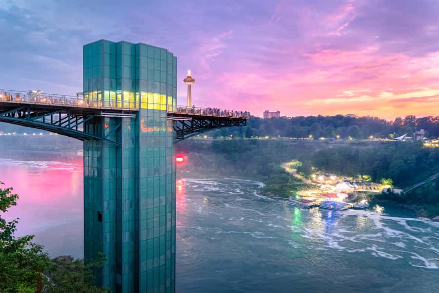 Niagara Falls: Canadian and American Deluxe Day Tour - Maid of the Mist: the wettest first impression
