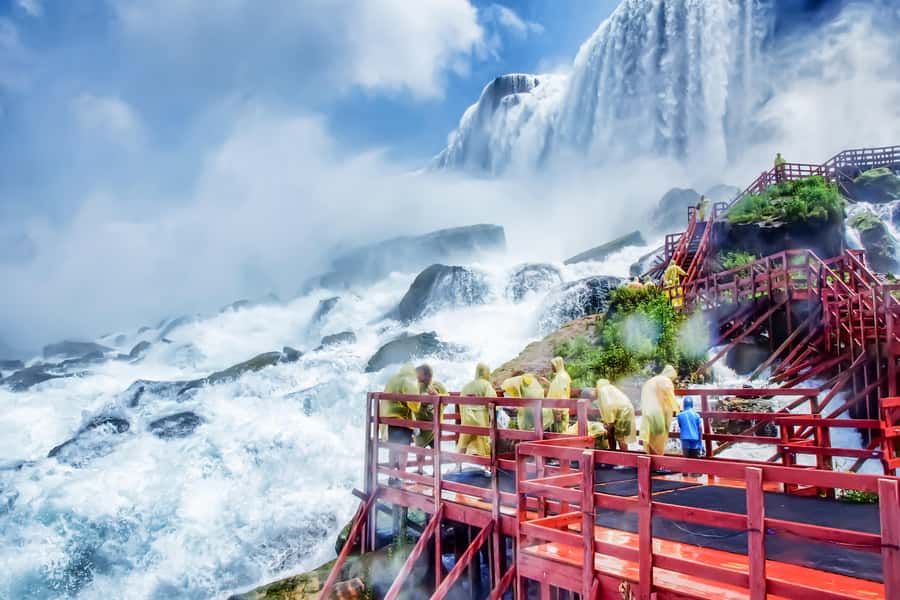 Niagara Falls: Canadian Side Day Trip with Maid of The Mist - Key points at a glance