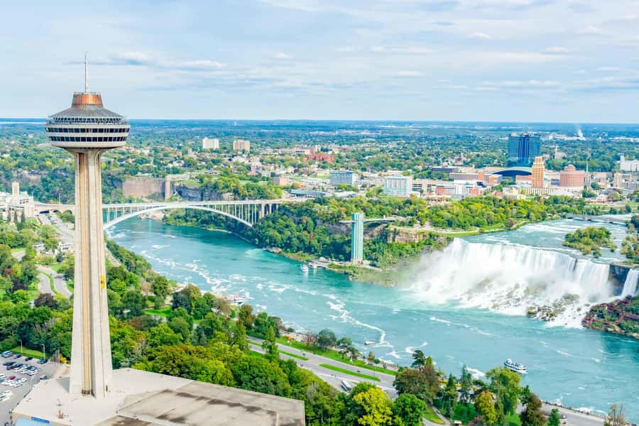 Niagara Falls: Canadian Side Day Trip with Maid of The Mist - Pickup in Niagara Falls and the border crossing