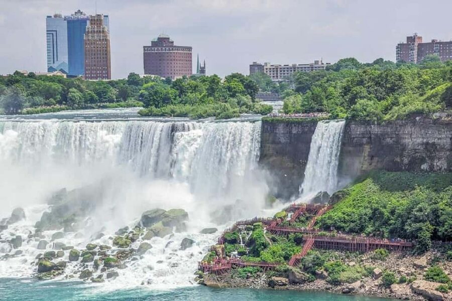 Niagara Falls, Corning, Finger Lakes 2 Day Tour from NYC - The hotel is useful, but do not expect a resort stay