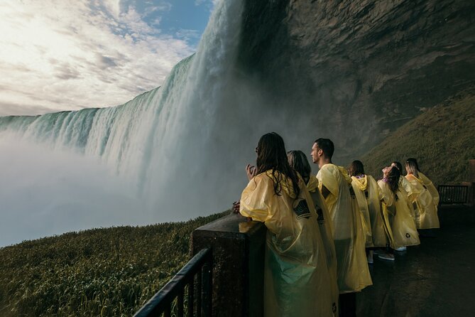 Niagara Falls Day Tour from Toronto (9 Hours) - Lunch above the Falls