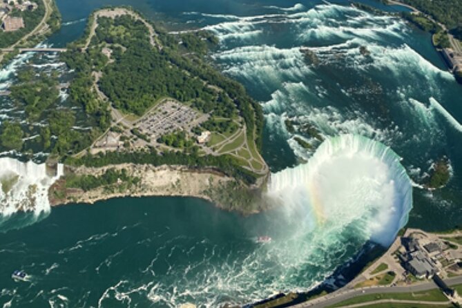 Niagara Falls Day Tour Includes Boat Cruise, Winery Stop & Lunch - Table Rock and the Canadian Horseshoe Falls