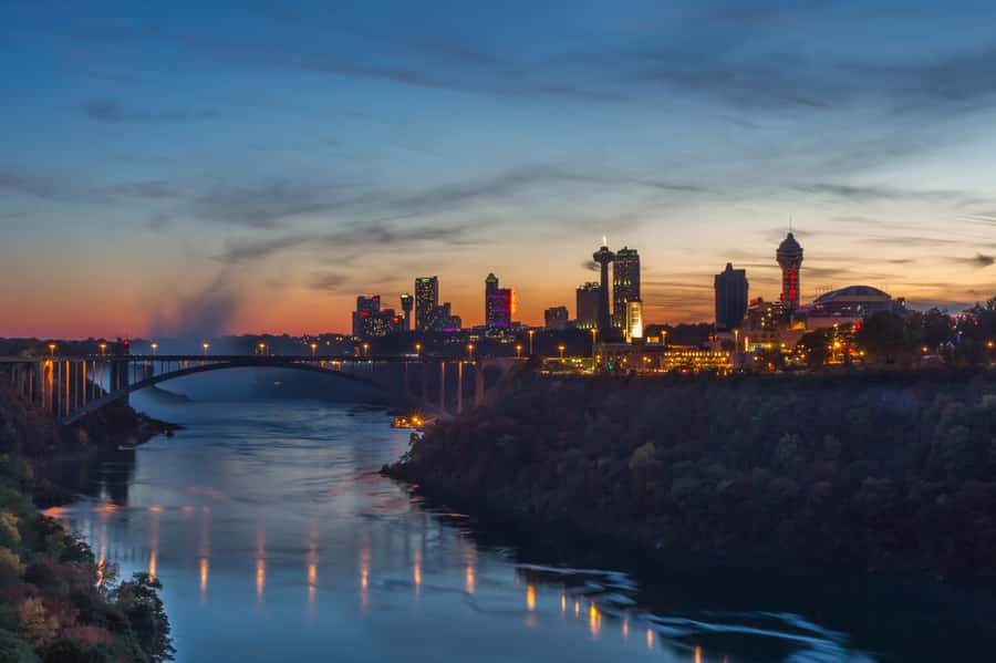 Niagara Falls: Guided Falls Tour with Dinner and Fireworks - Three falls, three different views