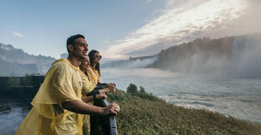 Niagara Falls Scenic Day Tour from Toronto Airport Pickup - A full day from Toronto Airport to the Falls