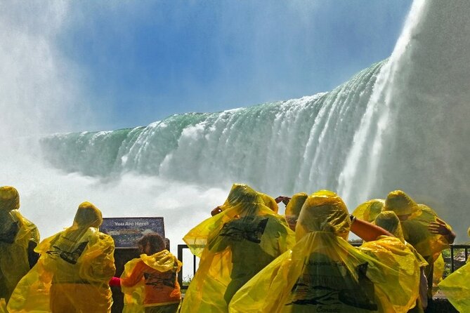 Niagara Falls Tour: Boat Cruise, Journey Behind Falls and Skylon - Guides can make the difference
