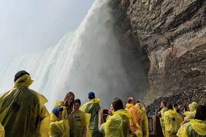 Niagara Falls Tour: Boat Ride, Journey Behind The Falls and more - What the guide adds to the experience