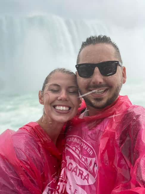 Niagara Falls: Tour with Tower, Journey, Boat & Syrup Taste - A sweet stop at Maple Leaf Place