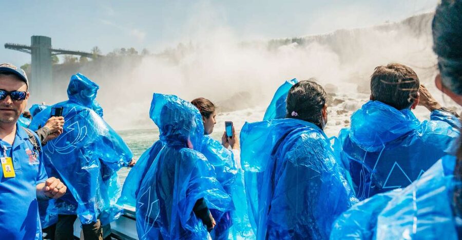 Niagara Falls, USA: American Tour & Maid of The Mist - Maid of the Mist: prepare to get soaked