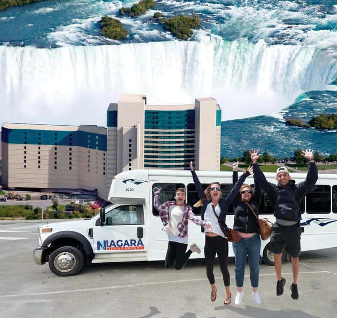 Niagara Falls, USA: Autumn to Spring Wonder Tour - Walking into the Cave of the Winds area