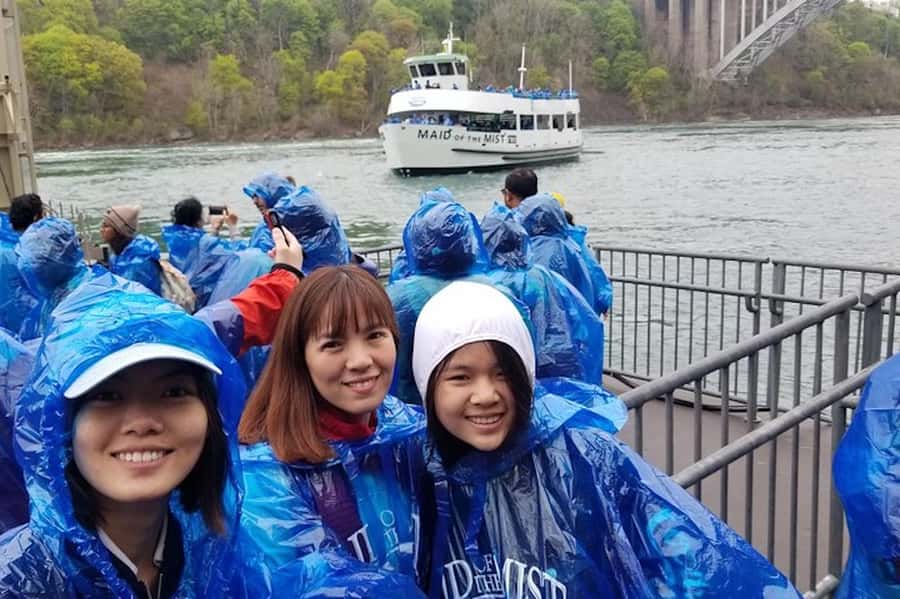 Niagara Falls, USA: Guided Tour with Maid of the Mist Cruise - The Crow’s Nest and the close-up view
