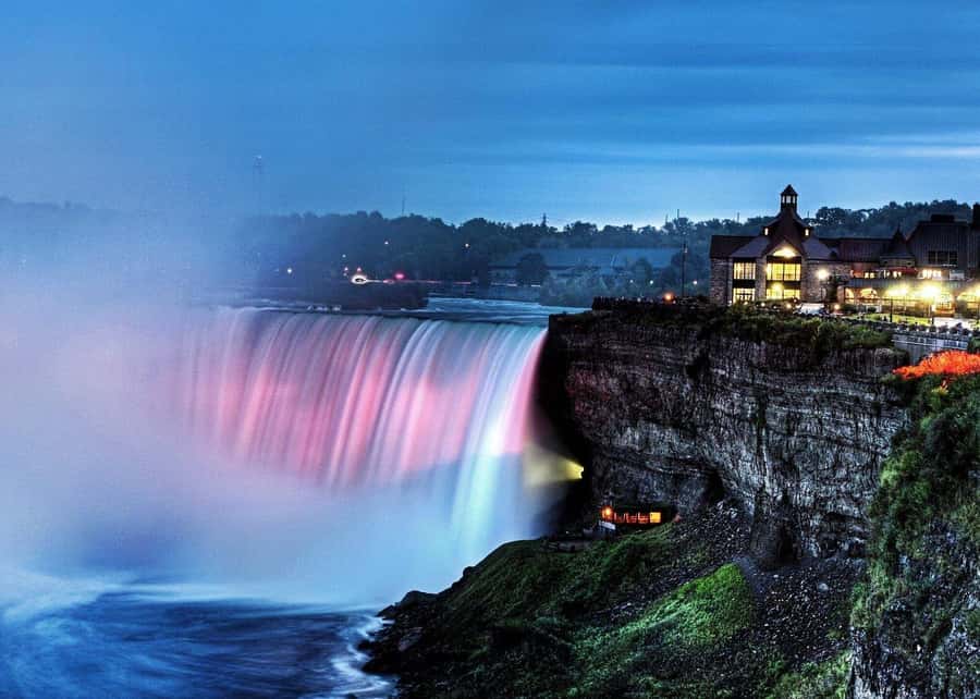 Niagara Falls, USA: Nightlight Experience with Fireworks - Is the walk suitable for your evening?