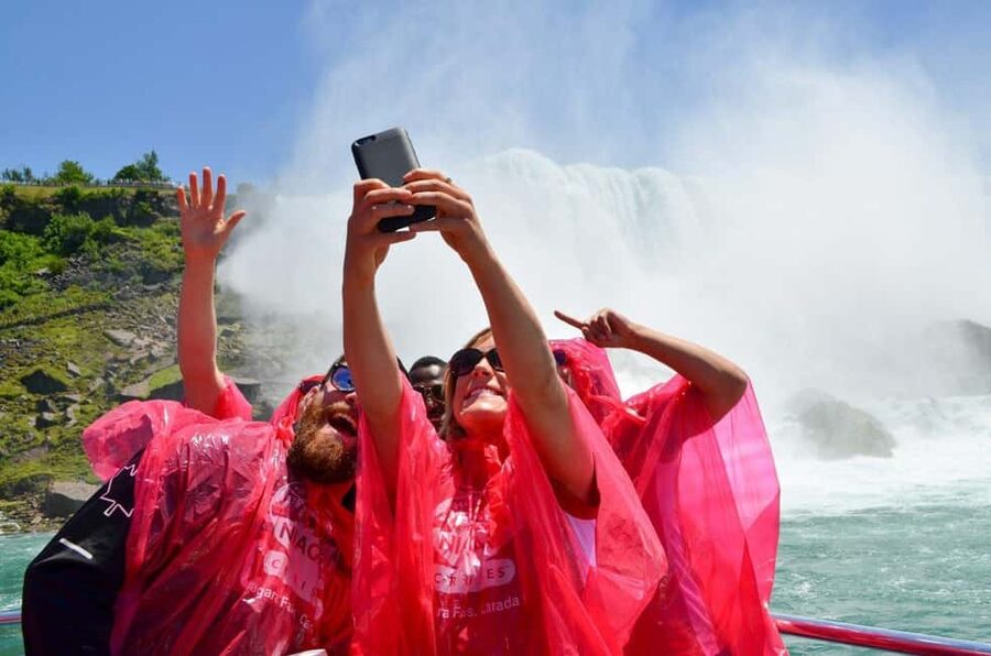 Niagara Falls: Walking Tour with Skip-the-Ticket-Line Boat - Key points at a glance