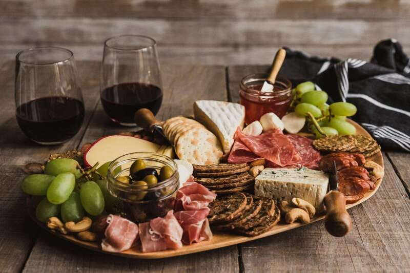 Niagara Falls: Winter Niagara Wine Tour with Transportation - Transportation, group size, and comfort