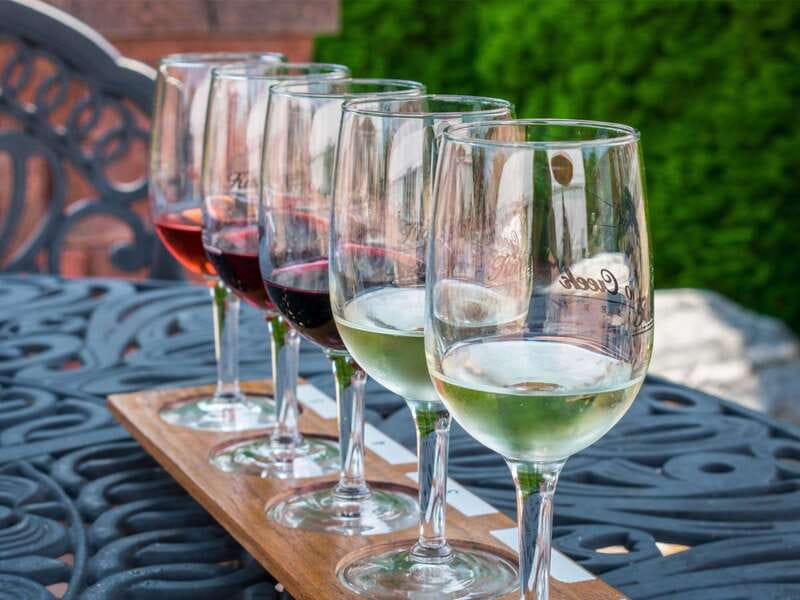 Niagara Falls: Winter Niagara Wine Tour with Transportation - Starting the morning at the right pickup point