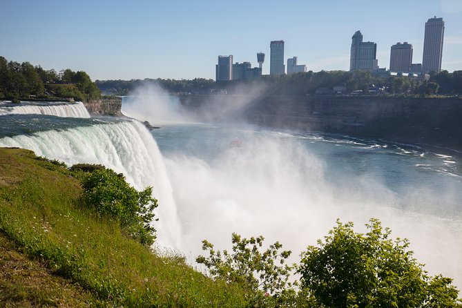 Niagara Falls with Outlet Shopping, 2-Day Tour from NYC - The outlet stop in the Pocono Mountains