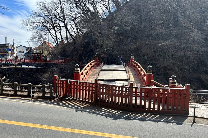 Nikko, Kegon Waterfall & Chuzenji Lake from Tokyo - The red Shinkyo Bridge, seen from the road