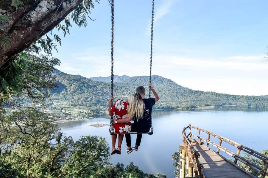 North Bali: Banyumala Waterfall and Ulun Danu Beratan Temple - Guides, comfort, and the pace of the day