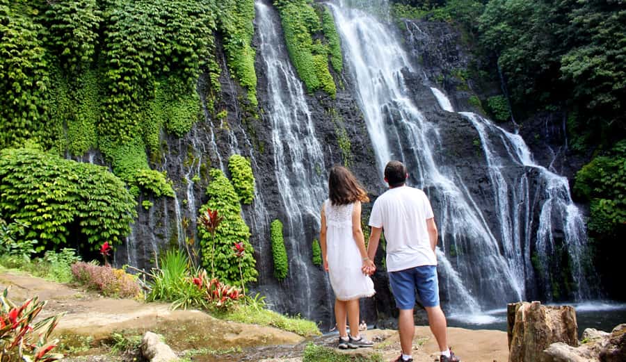 North Bali: Banyumala Waterfall and Ulun Danu Beratan Temple - Wanagiri Hidden Hills: a parade of staged photo spots