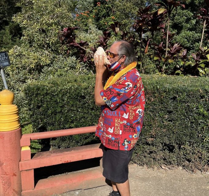 Oahu Hidden Gems & Waimea Botanical Garden/Waterfall tour - Dole Pineapple Plantation: A Brief Taste, Not a Full Farm Visit