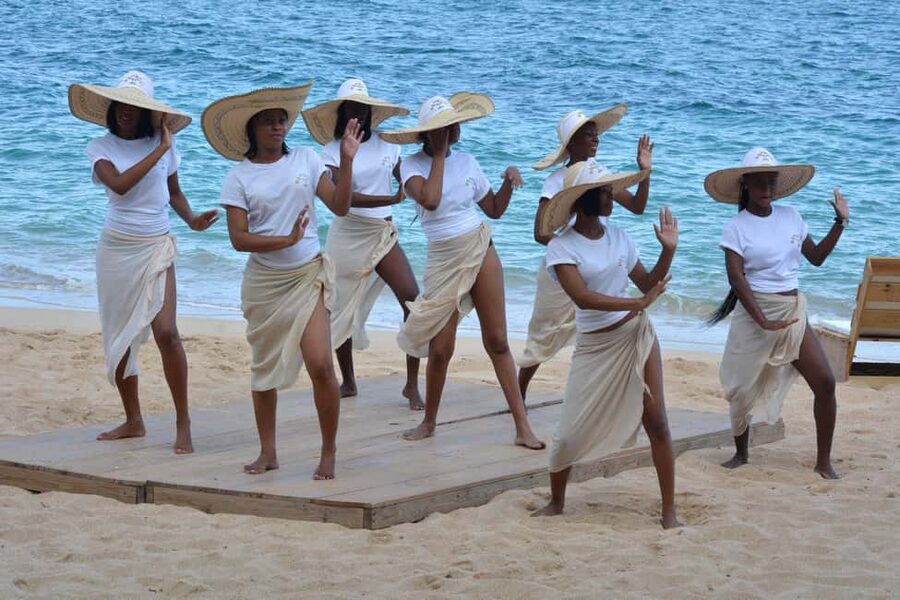 Ocho Rios: Bamboo Beach Club & Dunn’s River Falls - Pickup timing deserves careful planning