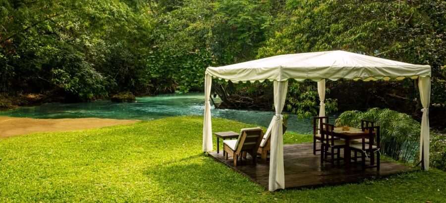 Ocho Rios: Dunn’s River Falls & Reggae Hill Tour - Who should book this tour