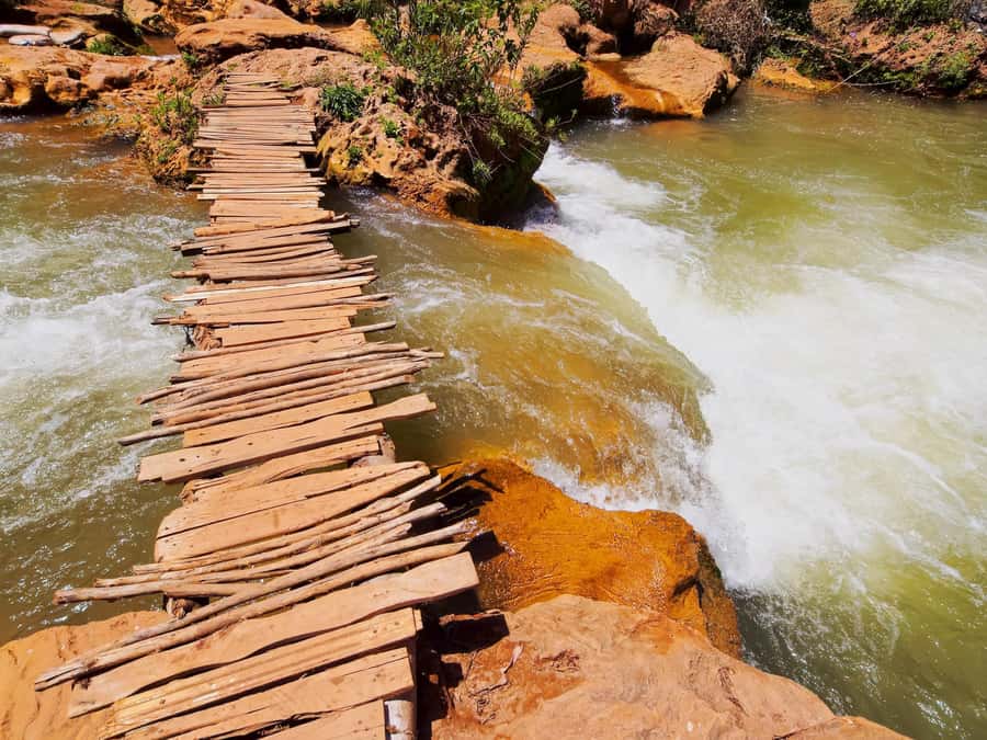 Ouzoud Waterfalls: Day Trip from Marrakech - Arriving at the falls and choosing your route