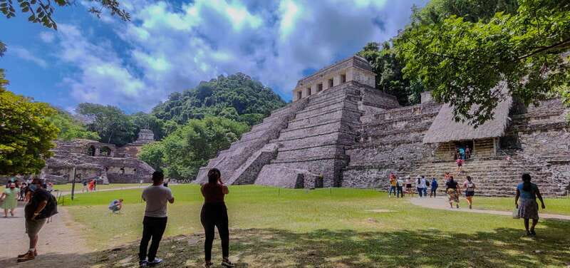 Palenque: Palenque Ruins, Agua Azul Waterfalls and Misol-Ha - Misol-Há: a cool break under a 50-meter fall