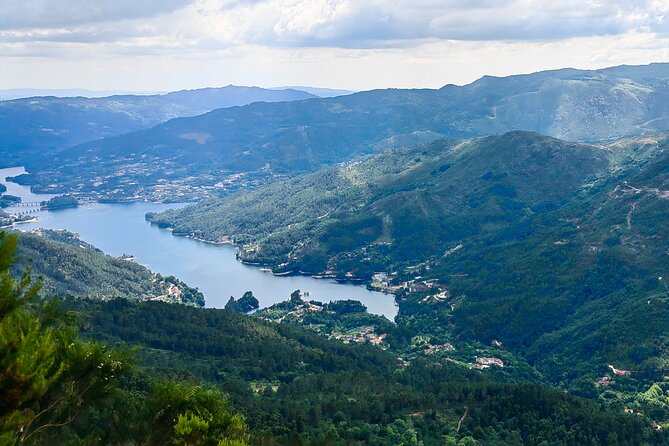 Peneda - Gerês National Park Lagoons and Waterfalls -Private Tour - A local snack stop instead of a routine lunch