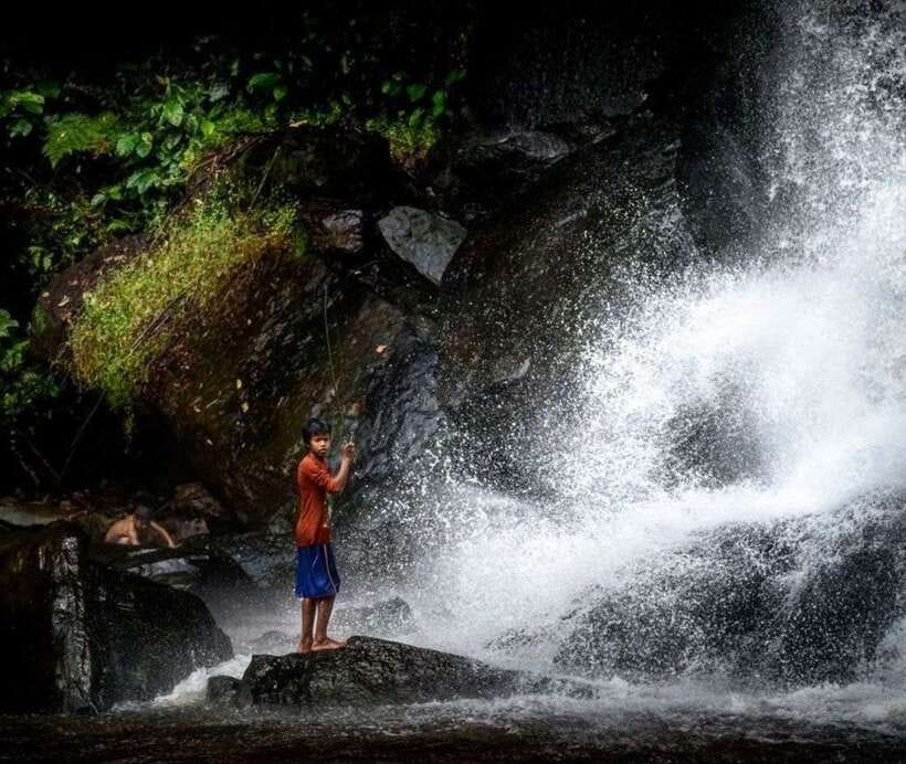 Phnom Kulen Waterfall & the Sacred 1000 Lingas (with Lunch) - Preah Ang Thom and the reclining Buddha